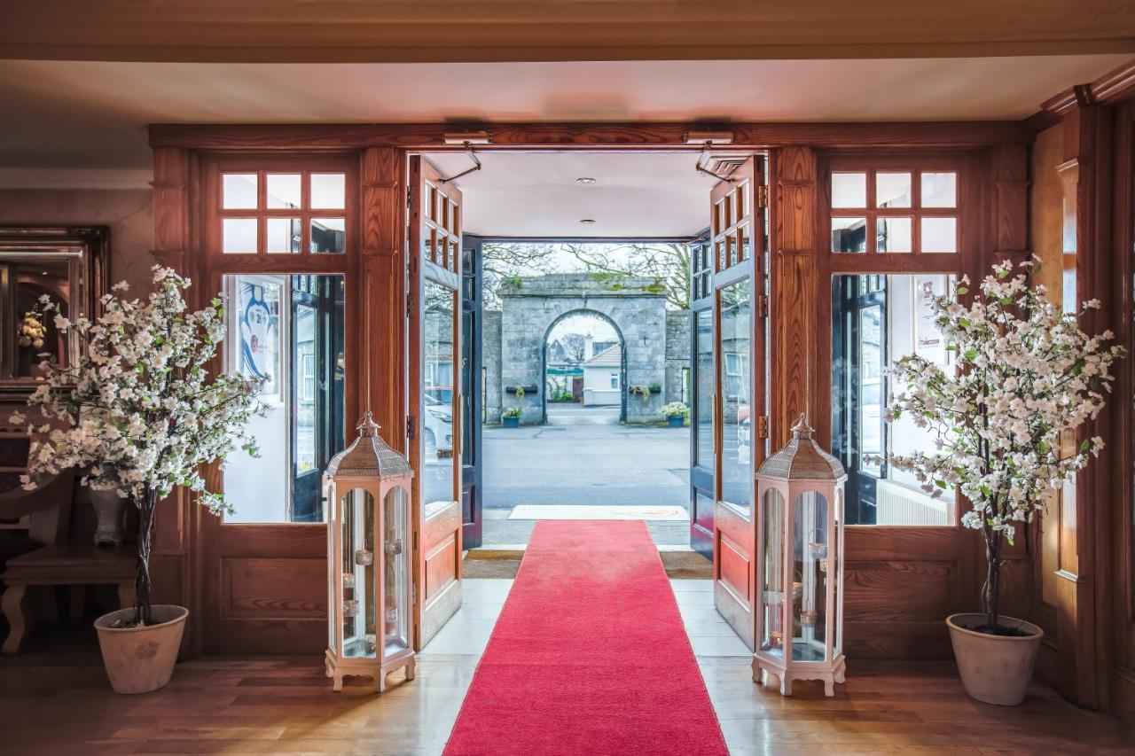 Castle Arch Hotel Trim Bagian luar foto