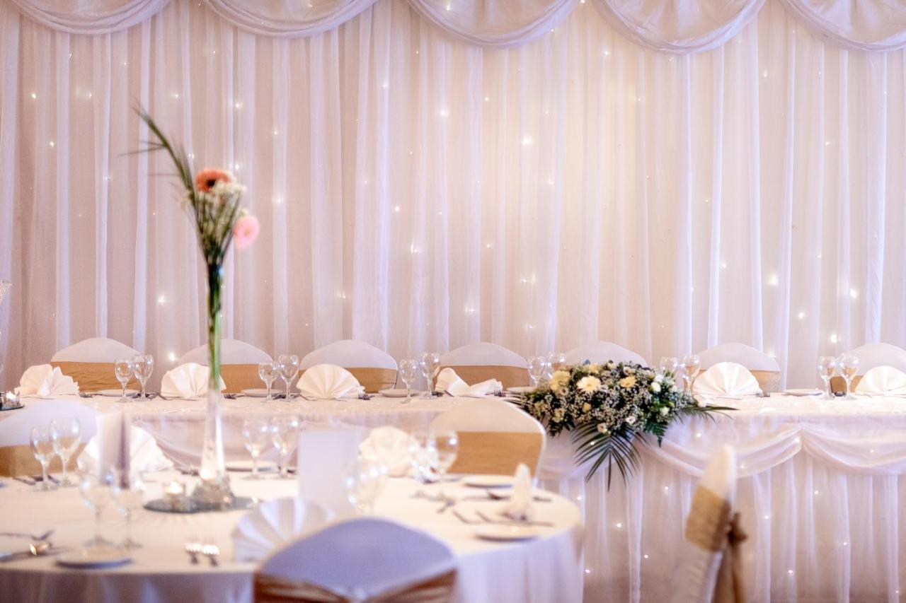 Castle Arch Hotel Trim Bagian luar foto