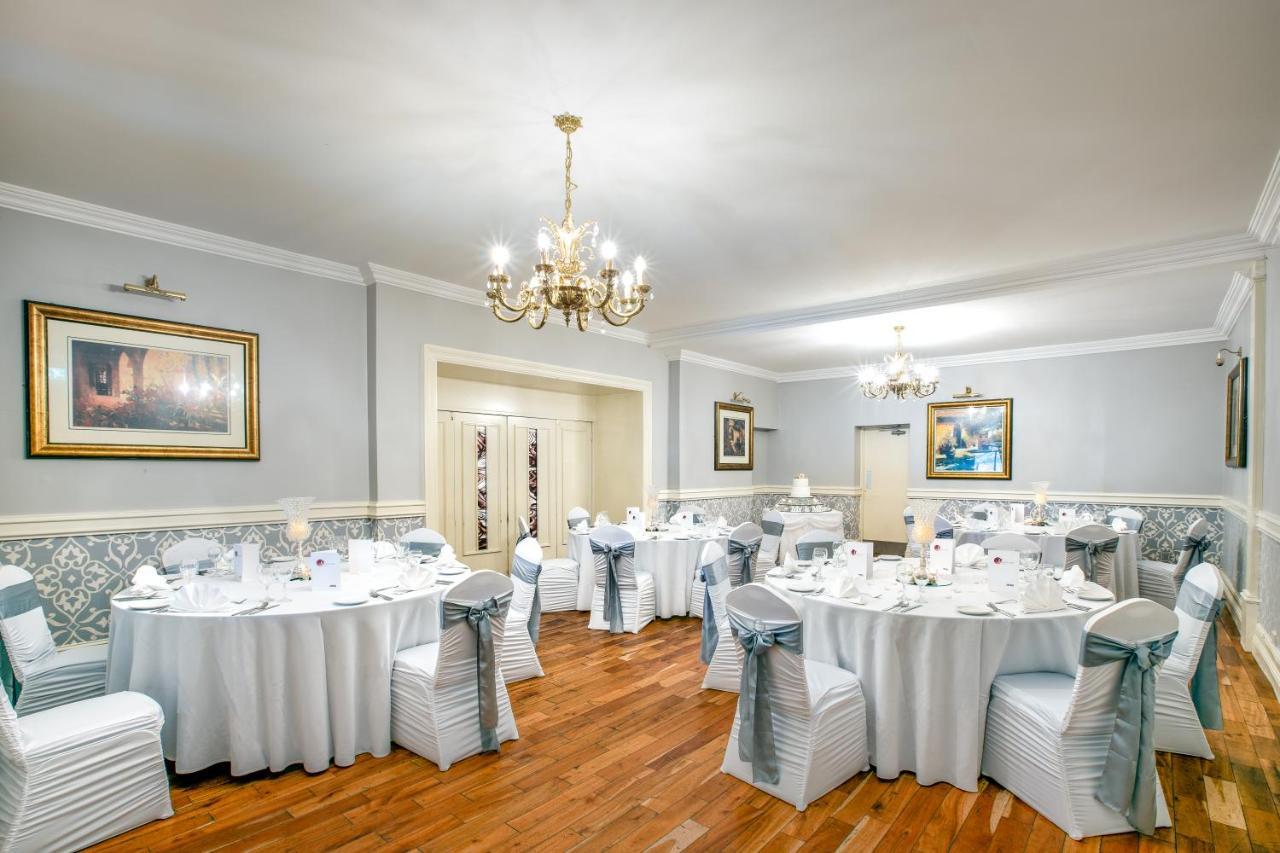 Castle Arch Hotel Trim Bagian luar foto