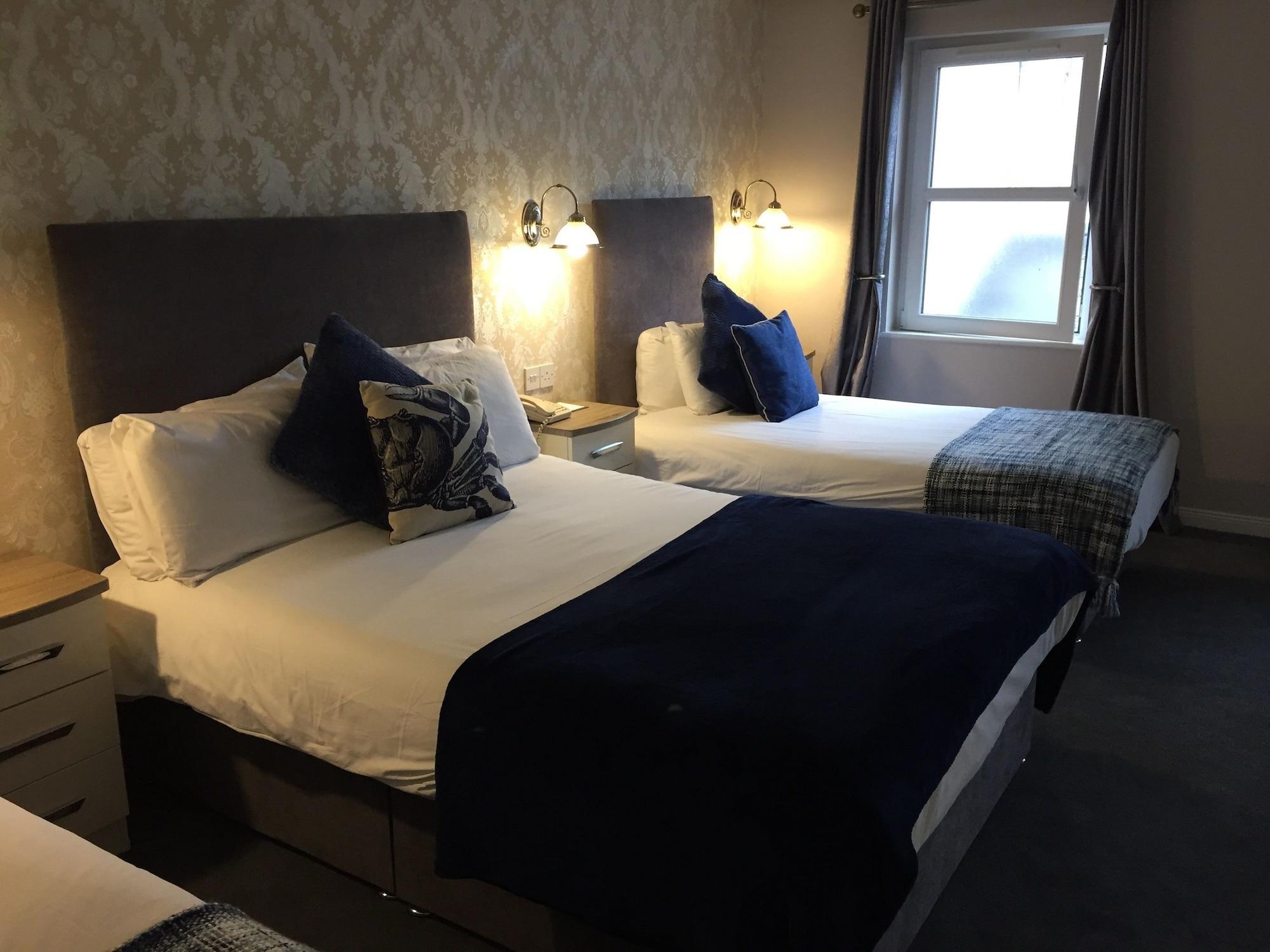 Castle Arch Hotel Trim Bagian luar foto