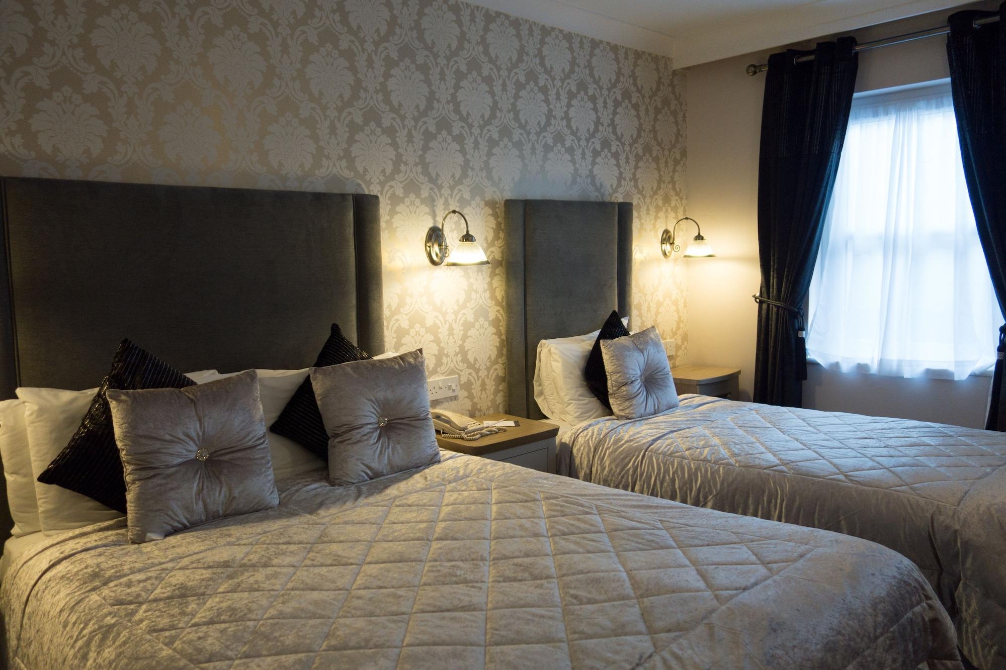 Castle Arch Hotel Trim Bagian luar foto