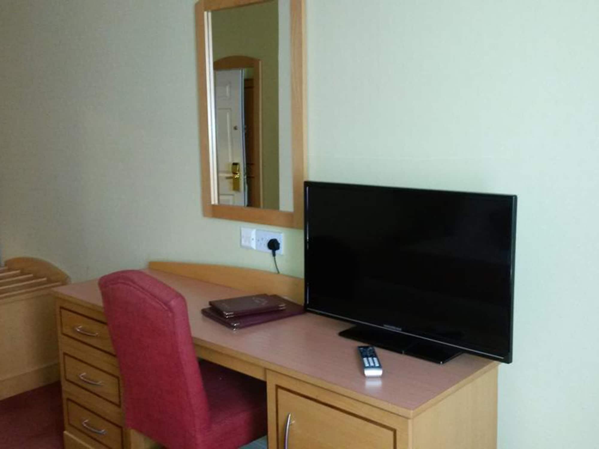 Castle Arch Hotel Trim Bagian luar foto