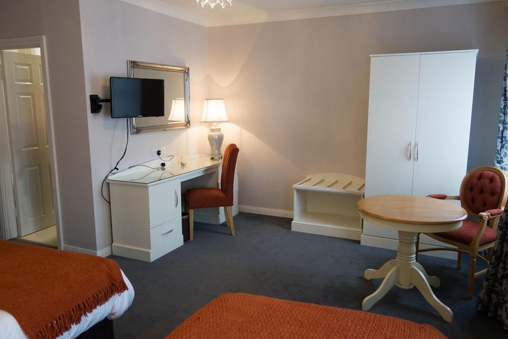 Castle Arch Hotel Trim Bagian luar foto
