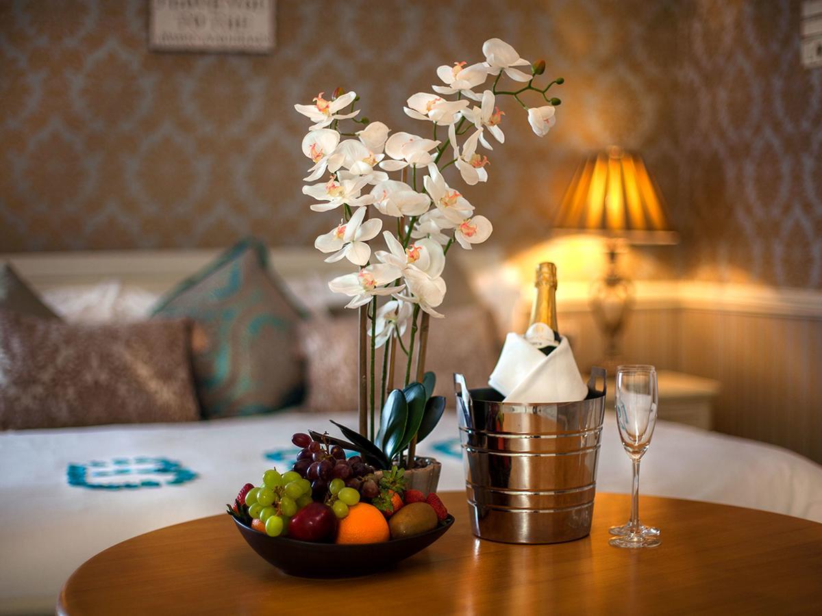 Castle Arch Hotel Trim Bagian luar foto