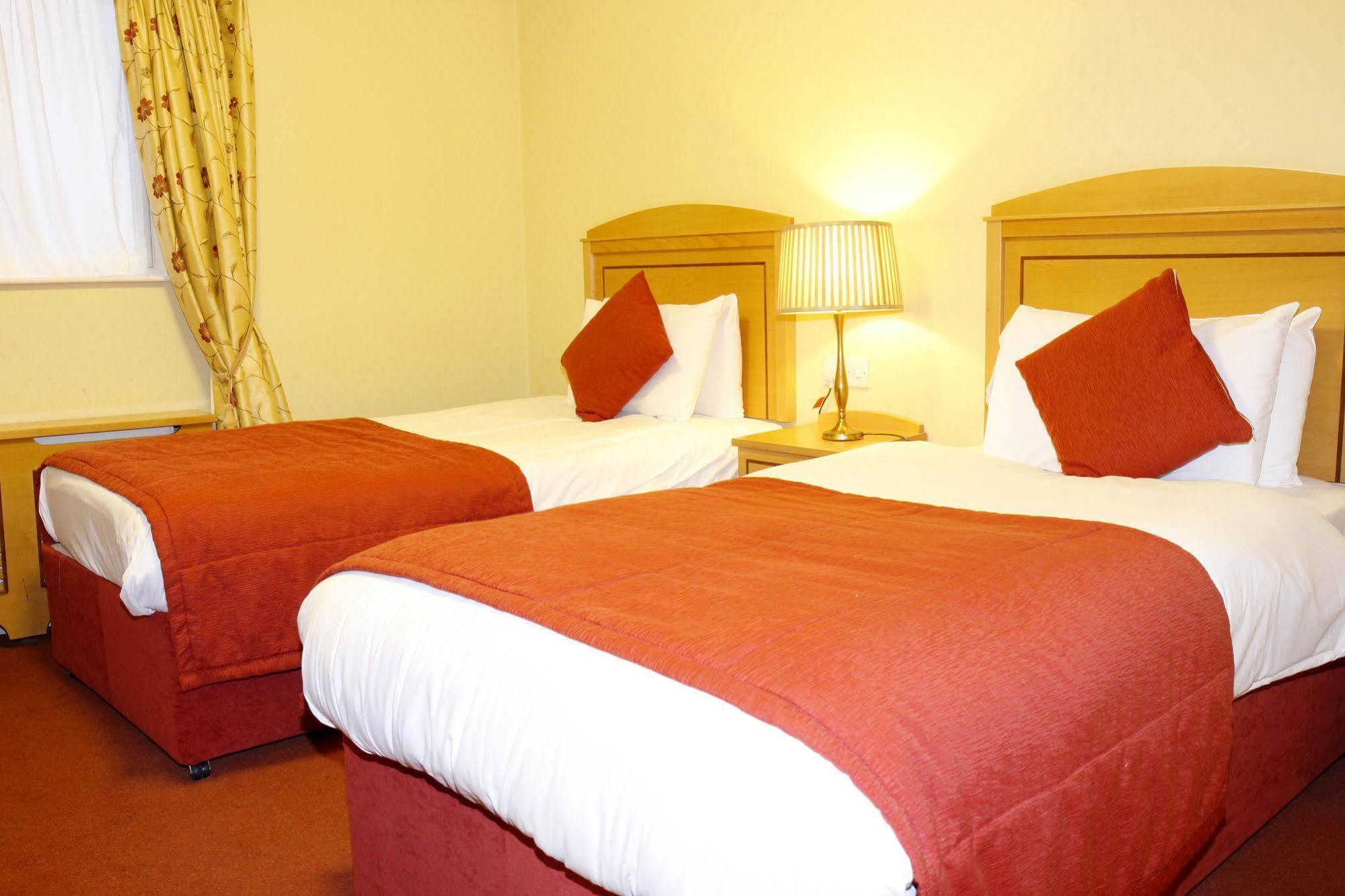 Castle Arch Hotel Trim Bagian luar foto