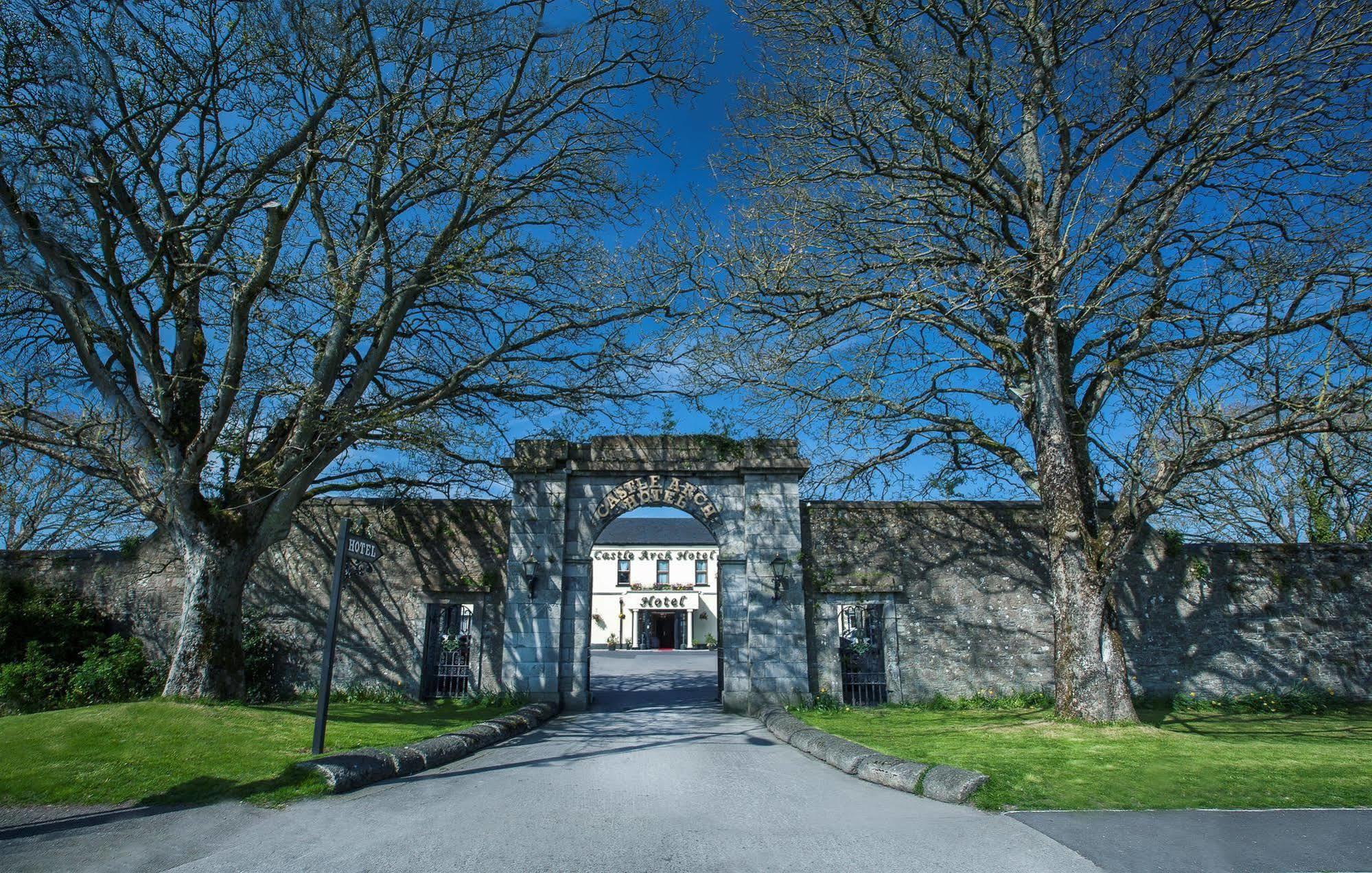 Castle Arch Hotel Trim Bagian luar foto