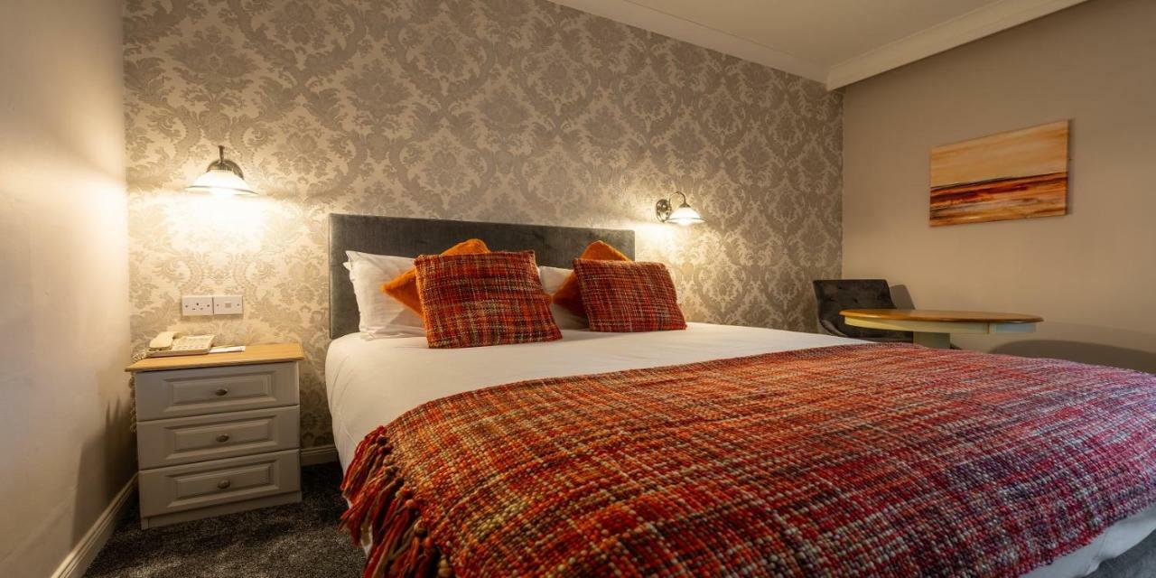 Castle Arch Hotel Trim Bagian luar foto